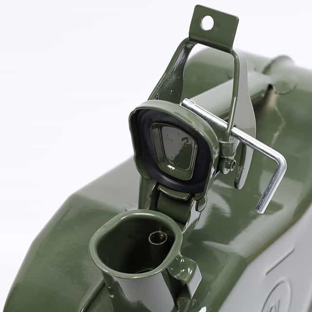 5 Gallon Jerry Can With Spout for Gasoline,Green