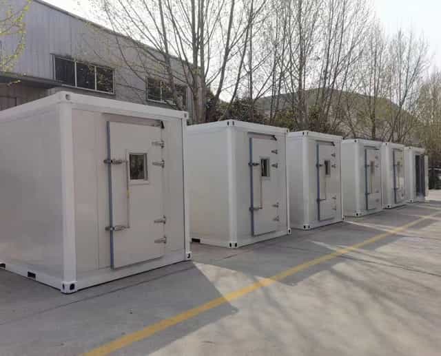 Caster-mounted Mobile Cold Rooms