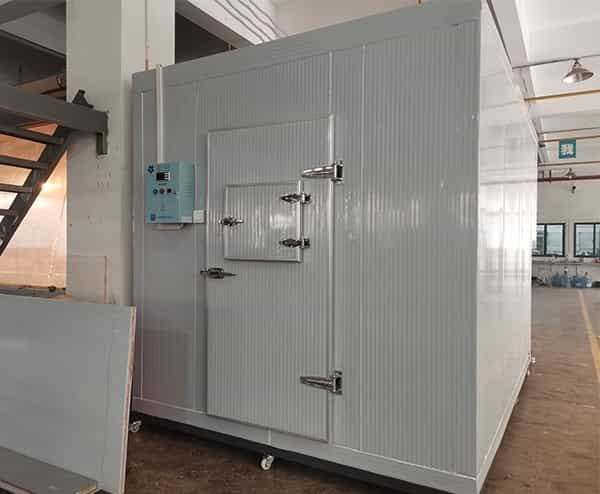 Caster-mounted Mobile Cold Rooms